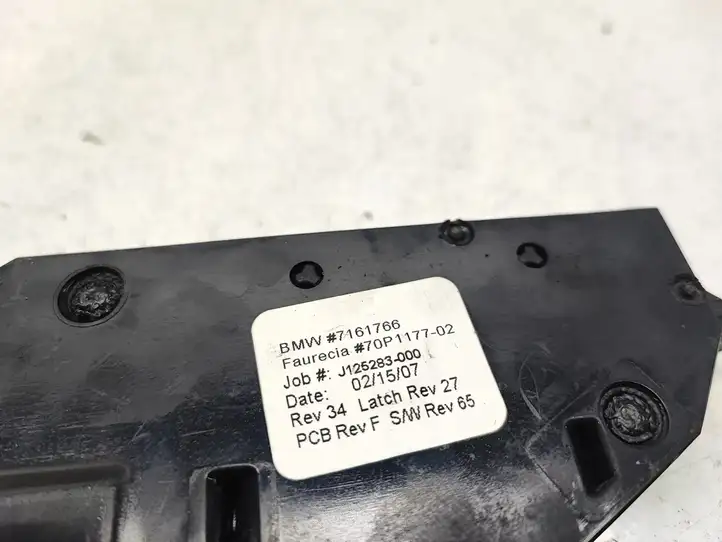 BMW X5 E70 (2006 - 2013) 7161766 Замок бардачка — фото 3
