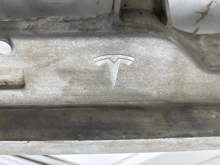 Tesla Model X (2021 - ) 179010600A Кронштейн двигателя — фото 3