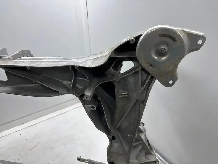 Tesla Model X (2021 - ) 179010600A Кронштейн двигателя — фото 8