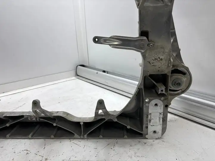 Tesla Model X (2021 - ) 179010600A Кронштейн двигателя — фото 10