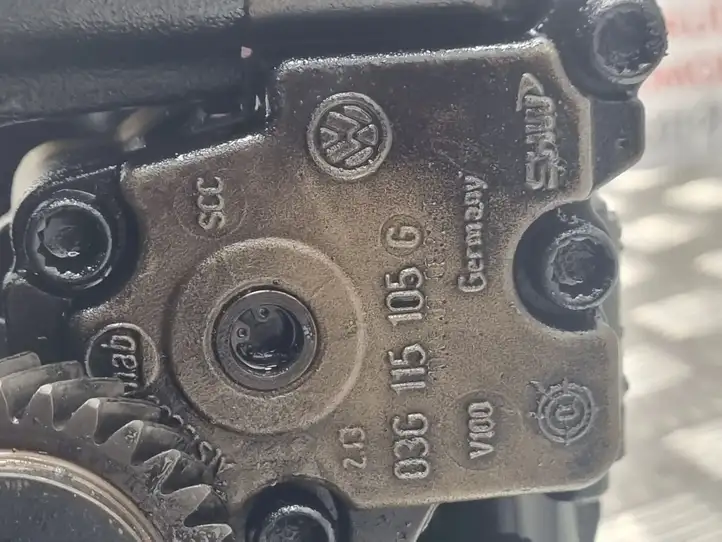 Volkswagen PASSAT B6 (2005 - 2010) 03L103537 Балансир масляного насоса — фото 4