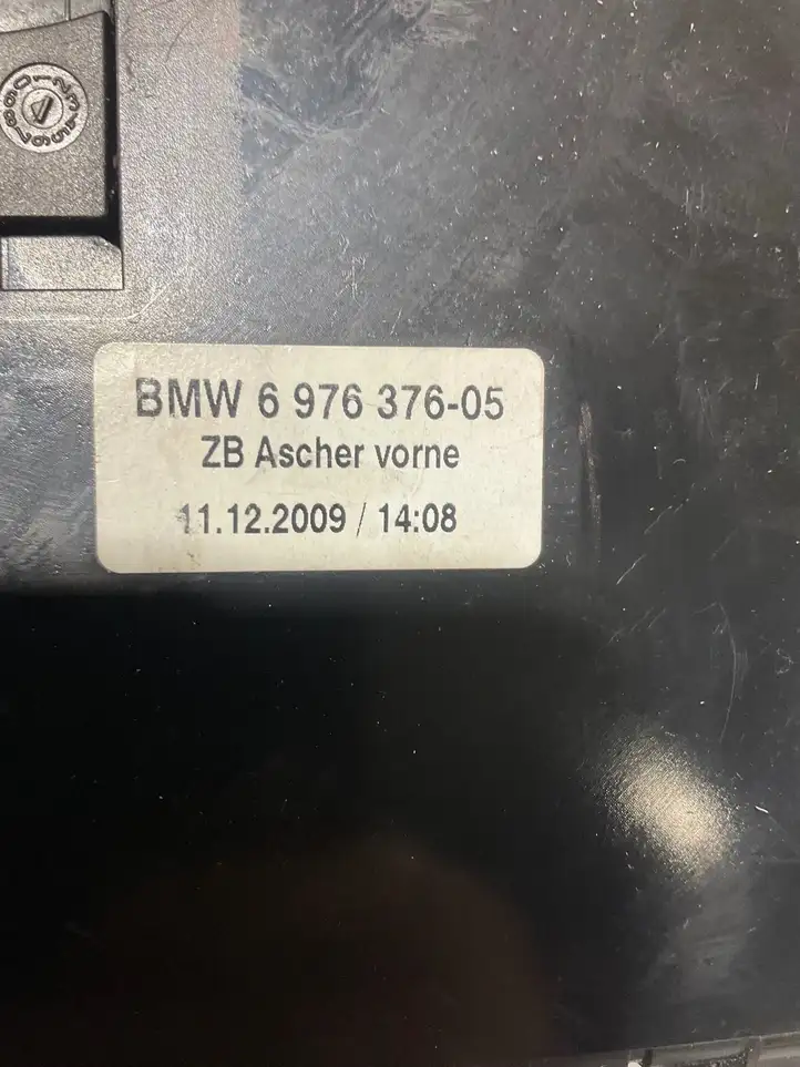 BMW 5 E60 E61 (2004 - 2010) 7892883 Накладка передней пепельницы — фото 10