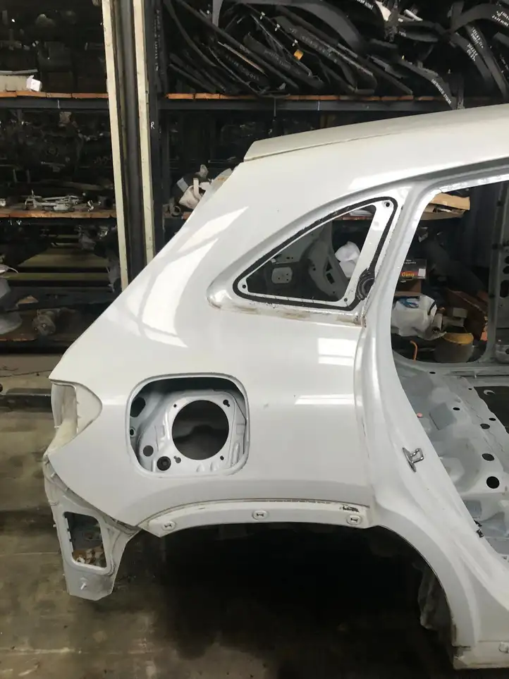 Mercedes-Benz EQA (2021 - ) Задняя часть кузова — фото 1