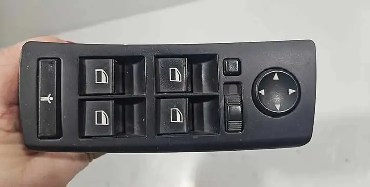 BMW X5 E53 (1999 - 2006) 6907498 Кнопка стеклоподъемников — фото 1