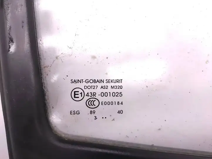 Mercedes-Benz Sprinter W906 (2006 - 2018) A9066711820 Треугольное стекло передней двери — фото 4