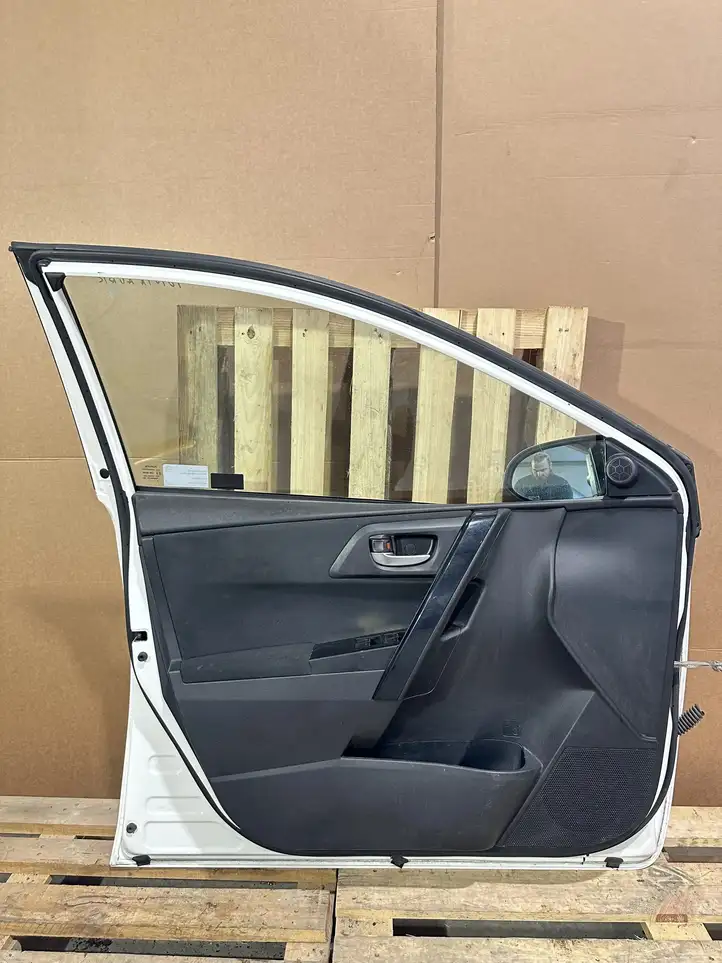 Toyota Auris E180 (2012 - 2018) Дверь — фото 6