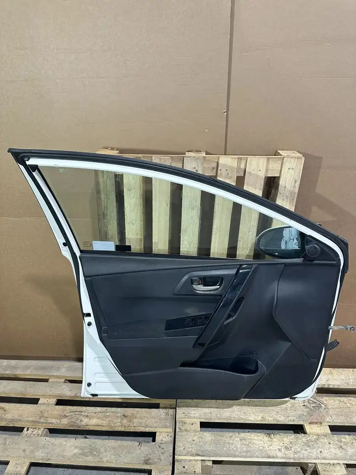 Toyota Auris E180 (2012 - 2018) Дверь — фото 7