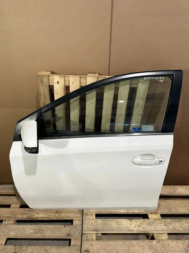 Toyota Auris E180 (2012 - 2018) Дверь — фото 8