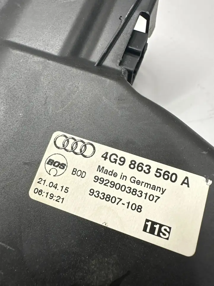 Audi A6 C7 (2014 - 2018) 4G9863560A Механизм шторки багажника — фото 4