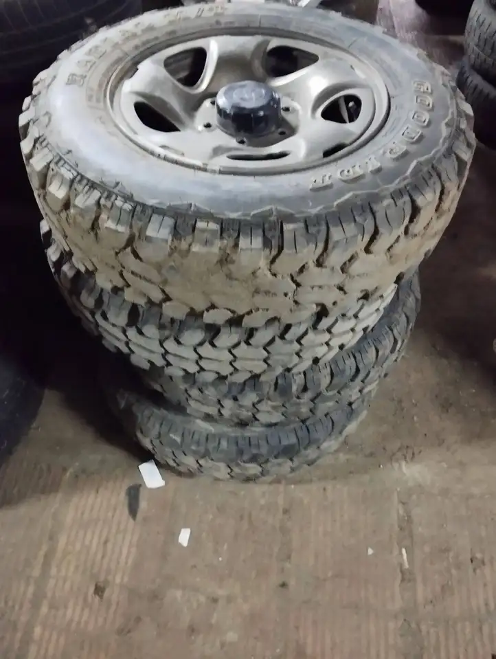 Toyota Hilux (AN10, AN20, AN30) (2004 - 2008) 1K0909613C Зимняя шина C R16 — фото 2