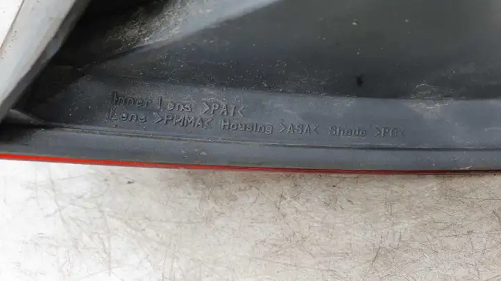 Toyota Avensis Verso (2001 - 2004) 4435E137652 Задний фонарь в кузове — фото 3