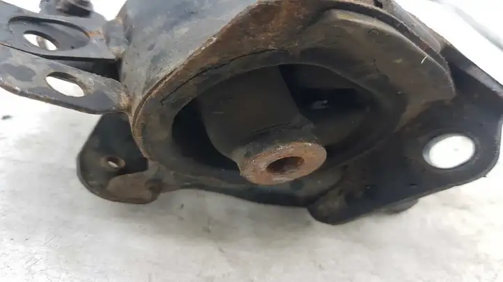 Toyota Corolla Verso AR10 (2004 - 2009) Кронштейн двигателя — фото 3