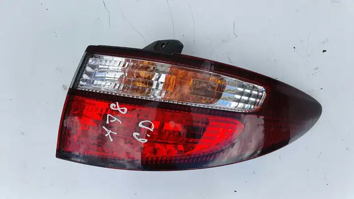 Toyota Previa (XR30, XR40) II (2000 - 2006) Задний фонарь в кузове — фото 1