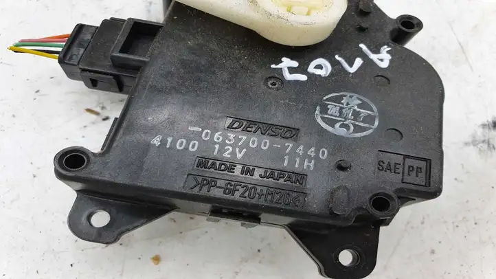 Toyota Prius (XW20) (2003 - 2009) 0637007440 Двигатель задвижки потока воздуха — фото 3