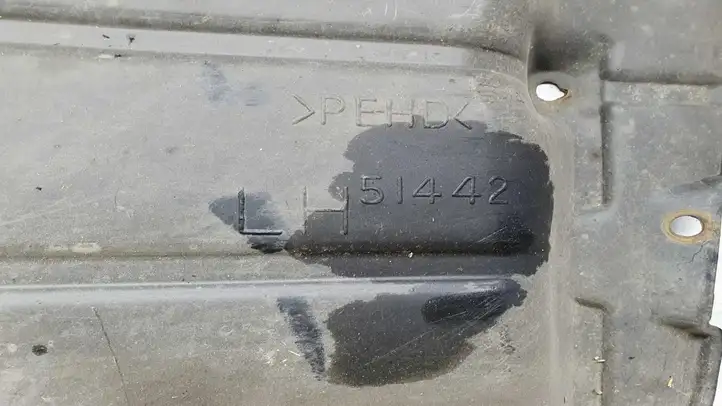 Toyota Avensis T220 (2000 - 2003) Защита переднего бампера снизу — фото 2