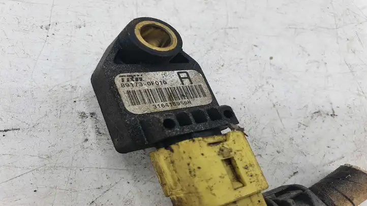 Toyota Corolla Verso E121 (2001 - 2004) 891730F010 Датчик удара SRS — фото 2