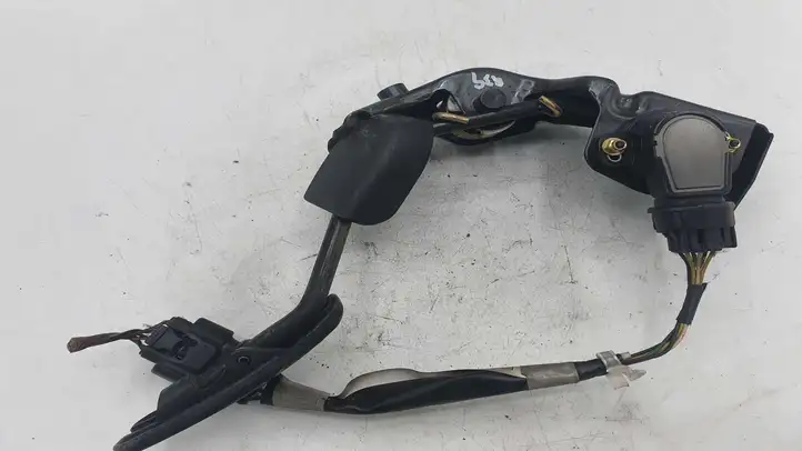 Toyota Corolla Verso E121 (2001 - 2004) 822230F040 Педаль акселератора — фото 3