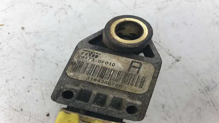 Toyota Corolla Verso E121 (2001 - 2004) 891730F010 Датчик удара SRS — фото 2