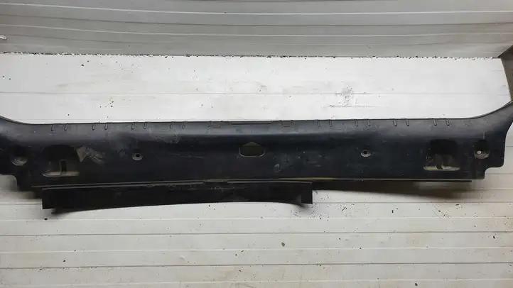 Toyota Corolla Verso E121 (2001 - 2004) 056885 Прочая отделка багажника — фото 1