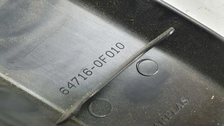 Toyota Corolla Verso E121 (2001 - 2004) 647160F010 Прочая отделка багажника — фото 3