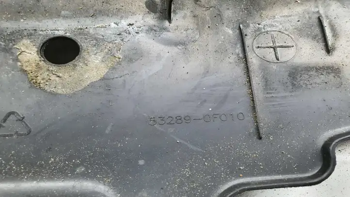 Toyota Corolla Verso E121 (2001 - 2004) Прочая отделка багажника — фото 2