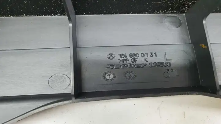 Mercedes-Benz ML W164 (2005 - 2011) 1646800131 Прочая отделка багажника — фото 3