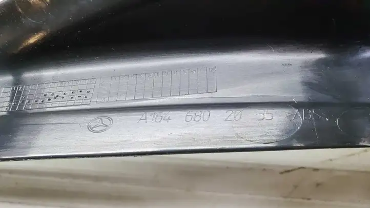 Mercedes-Benz ML W164 (2005 - 2011) A1646802035 Нижняя обшивка стойки B — фото 2