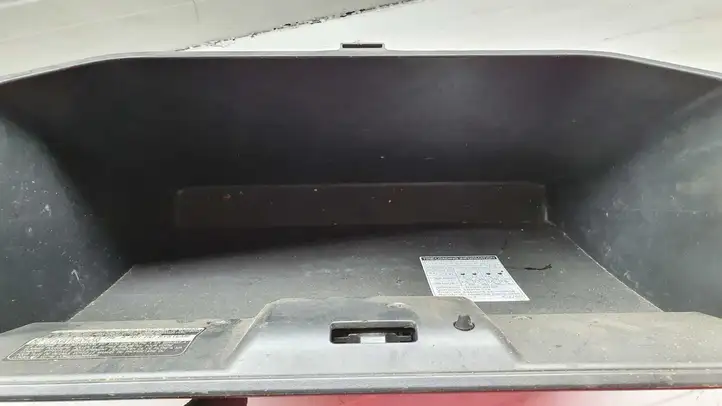 Toyota Corolla Verso E121 (2004 - 2007) 555510F010 Рамка бардачка — фото 2