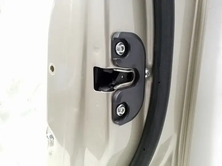 Chevrolet Captiva (2006 - 2011) Дверь — фото 10