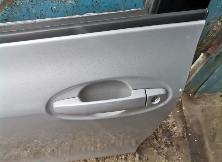 Toyota Yaris (2005 - 2009) Дверь — фото 4