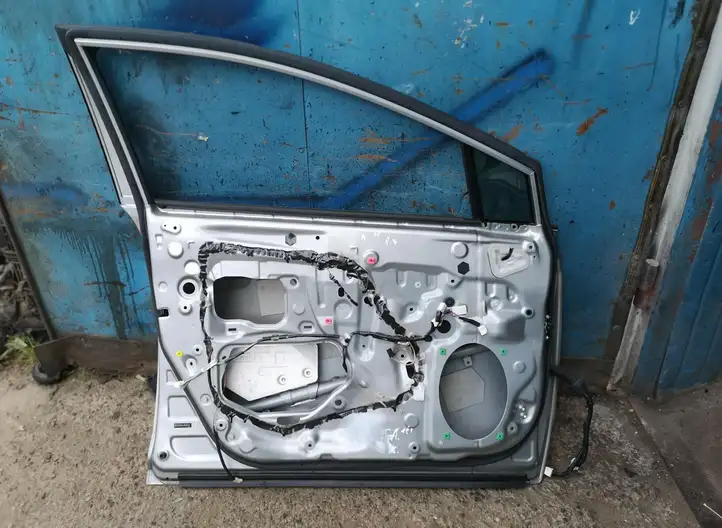Toyota Avensis T270 (2009 - 2012) Дверь — фото 5