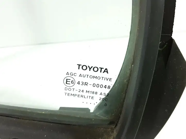 Toyota Yaris (2009 - 2012) 43R00048 Форточка двери — фото 3