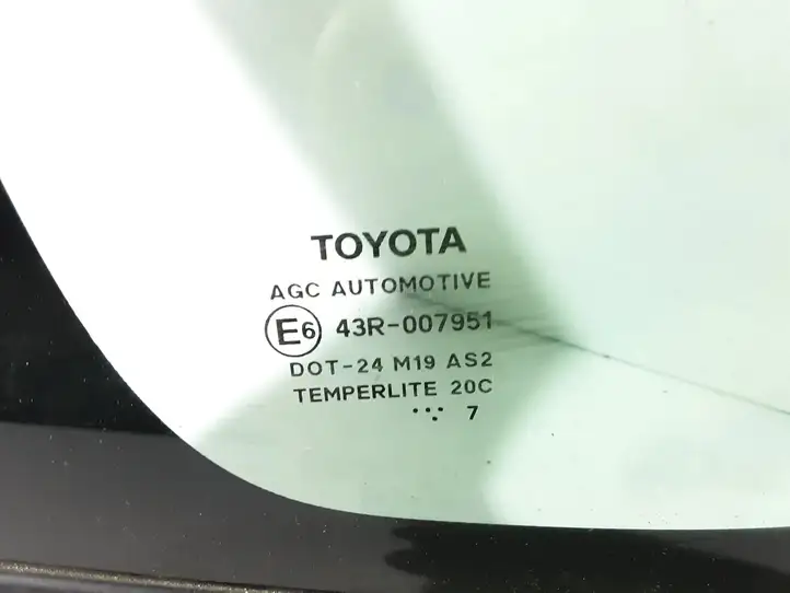 Toyota Auris 150 (2006 - 2012) 43R007951 Треугольное стекло кузова — фото 2
