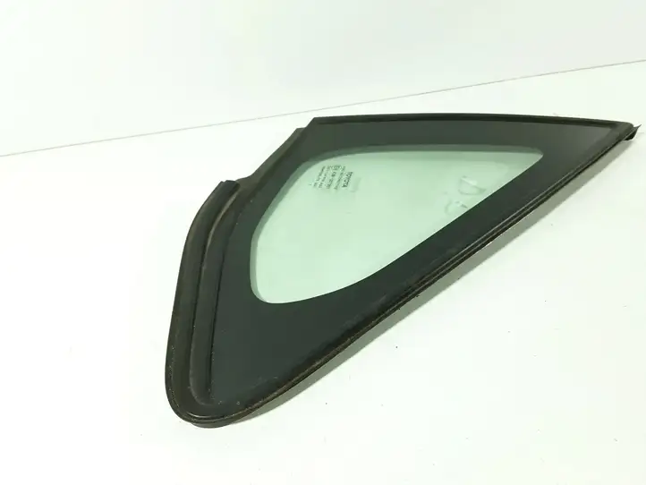 Toyota Auris 150 (2006 - 2012) 43R007951 Треугольное стекло кузова — фото 4