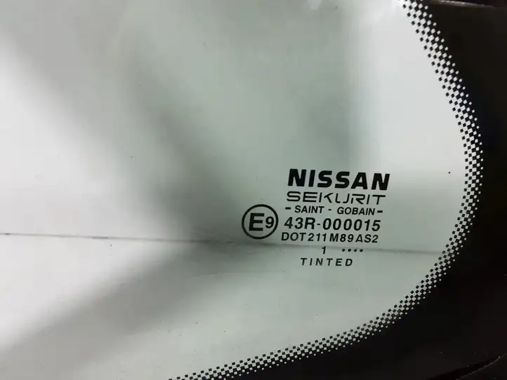 Nissan Almera (2000 - 2006) 43R000015 Заднее боковое стекло — фото 3
