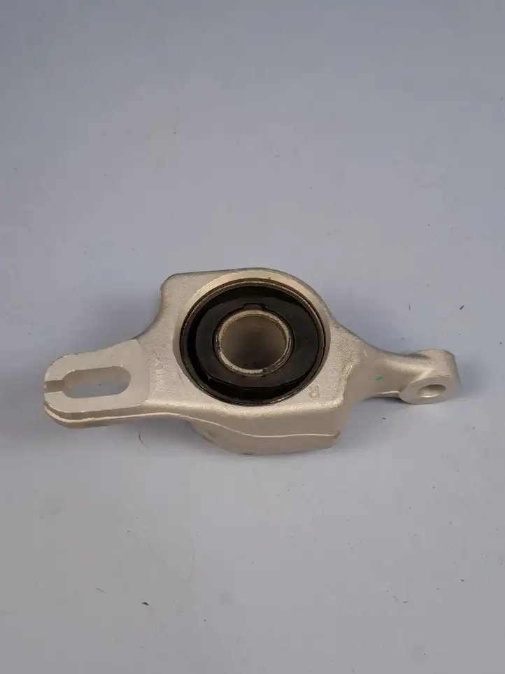 Jeep Grand Cherokee (2010 - 2021) 68022613AB Втулка передней подвески (сайлентблок) — фото 1