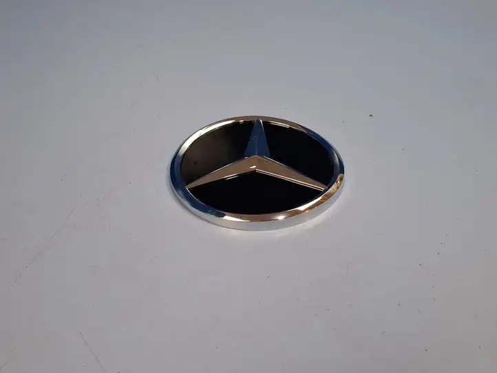 Mercedes-Benz GLC X253/C253 (2015 - ) A09981085009197 Эмблема производителя — фото 2