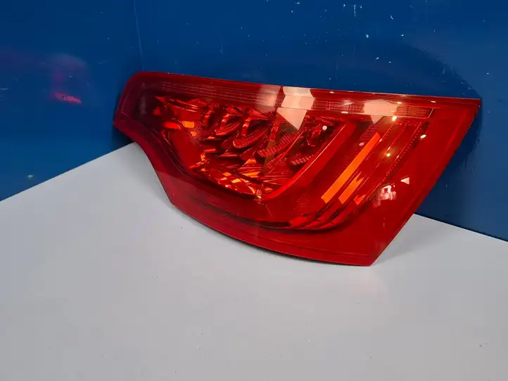 Audi Q7 4L (2009 - 2015) 4L0945094F Задний фонарь в кузове — фото 4