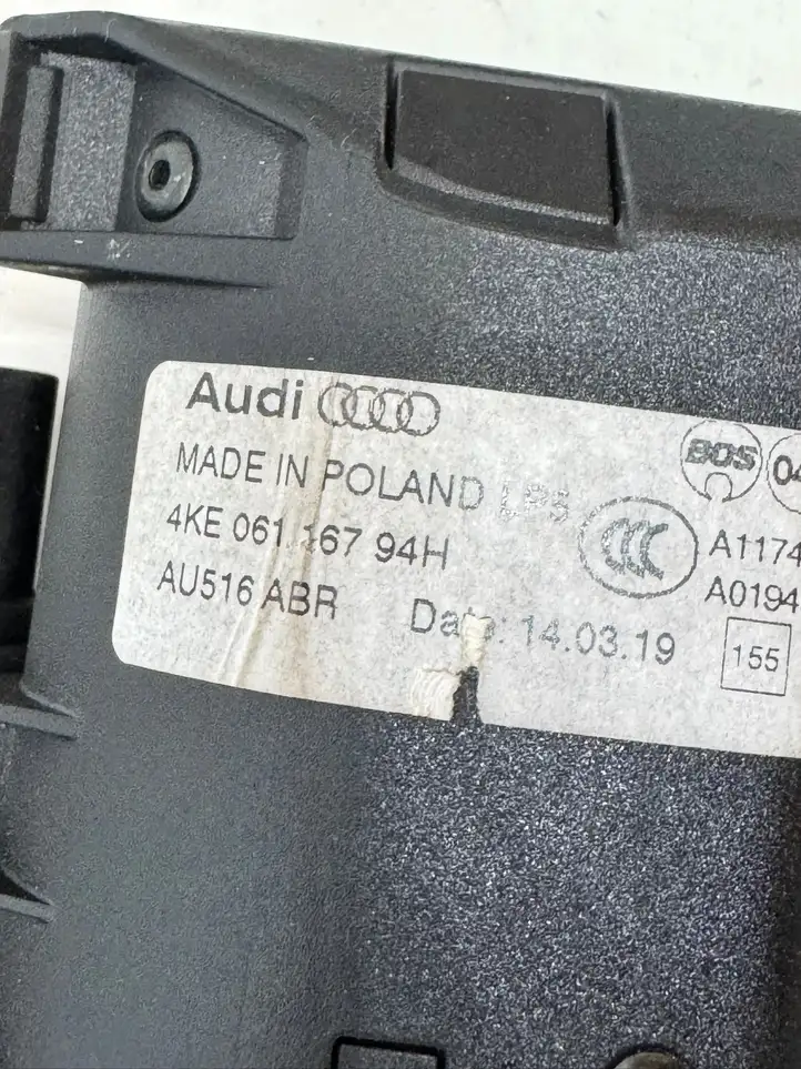Audi e-tron (2018 - ) 4KE061167 Шторка — фото 5