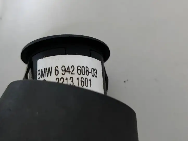 BMW 3 F30 F35 F31 (2012 - 2018) 6942608 Кнопка фаркопа в багажнике — фото 3