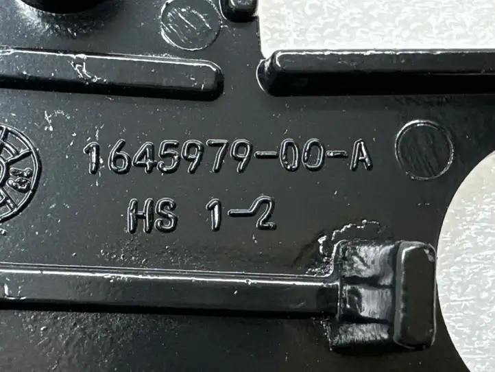 Tesla Model 3 (2017 - 2023) 164597900A Опорные кронштейны капота — фото 7