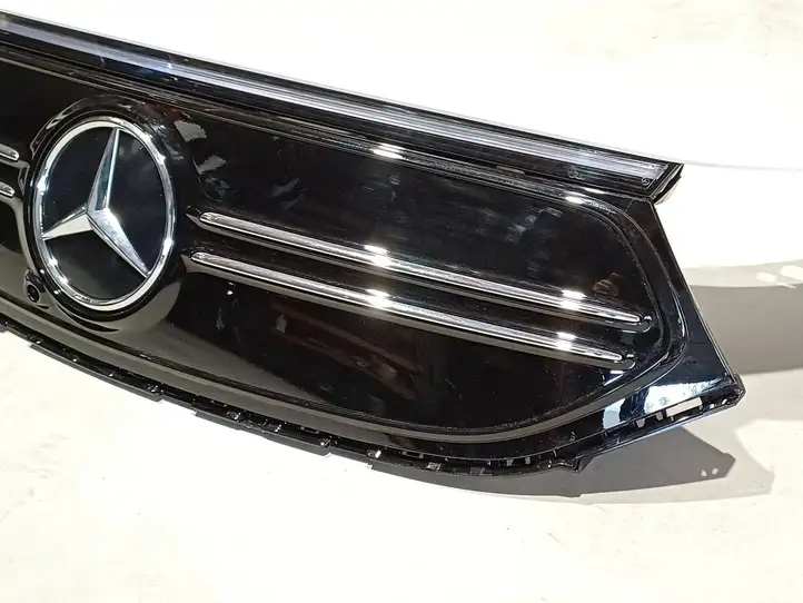 Mercedes-Benz EQA (2021 - ) A2438851401 Молдинг переднего бампера — фото 2