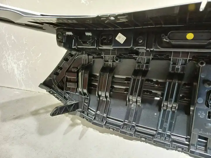 Mercedes-Benz EQA (2021 - ) A2438851401 Молдинг переднего бампера — фото 6