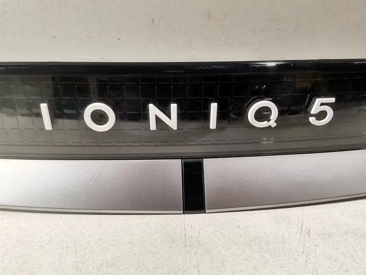 Hyundai Ioniq 5 (2021 - ) W01R2E24 Задний противотуманный фонарь — фото 4