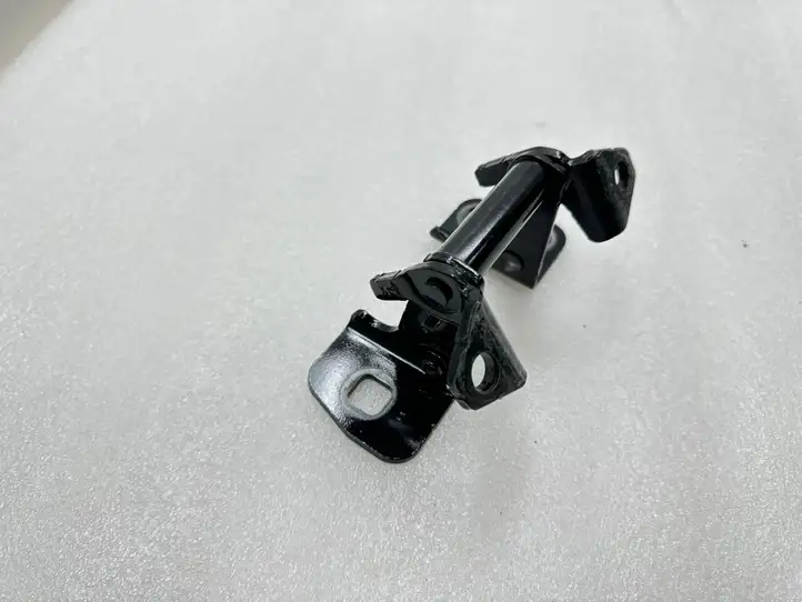 Tesla Model X (2021 - ) 2302400A Верхняя петля передней двери — фото 1