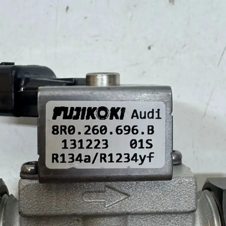 Audi Q7 4M (2019 - ) 4M1816720AD Трубки и шланги кондиционера — фото 2