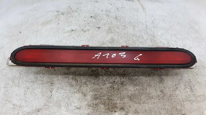 Toyota Corolla Verso AR10 (2004 - 2009) Дополнительный стоп фонарь — фото 1