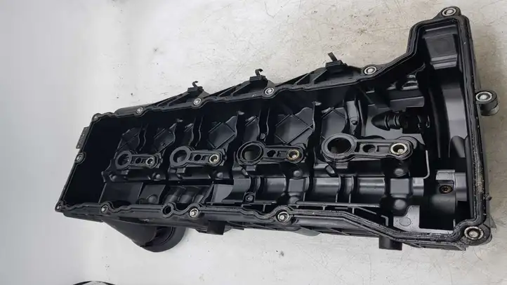 BMW 3 E92 E93 (2005 - 2014) 95096537 Крышка двигателя декоративная — фото 3