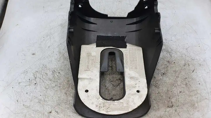 Toyota Corolla Verso E121 (2004 - 2007) 452390F010 Обшивка рулевой колонки — фото 3