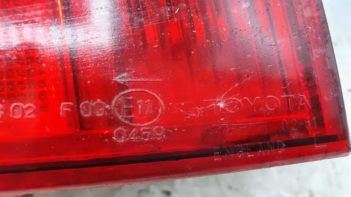 Toyota Corolla E120 E130 (2000 - 2004) E1100F2081 Задний фонарь в кузове — фото 2